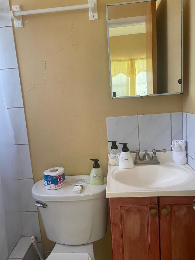 Beverley'S Guest House, Nevis Exterior foto