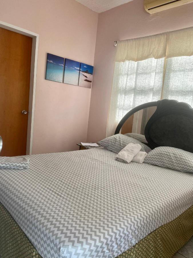 Beverley'S Guest House, Nevis Exterior foto