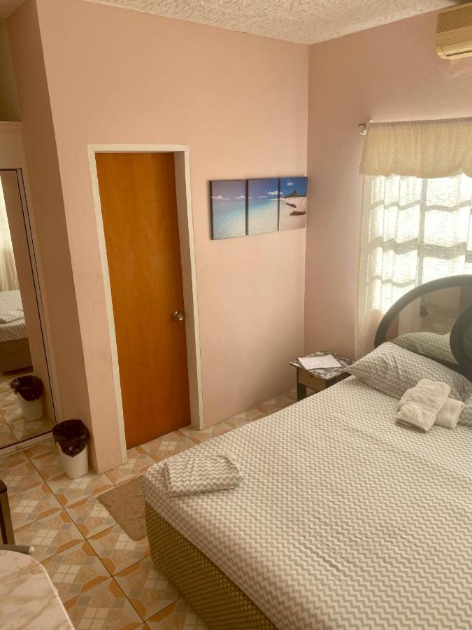 Beverley'S Guest House, Nevis Exterior foto
