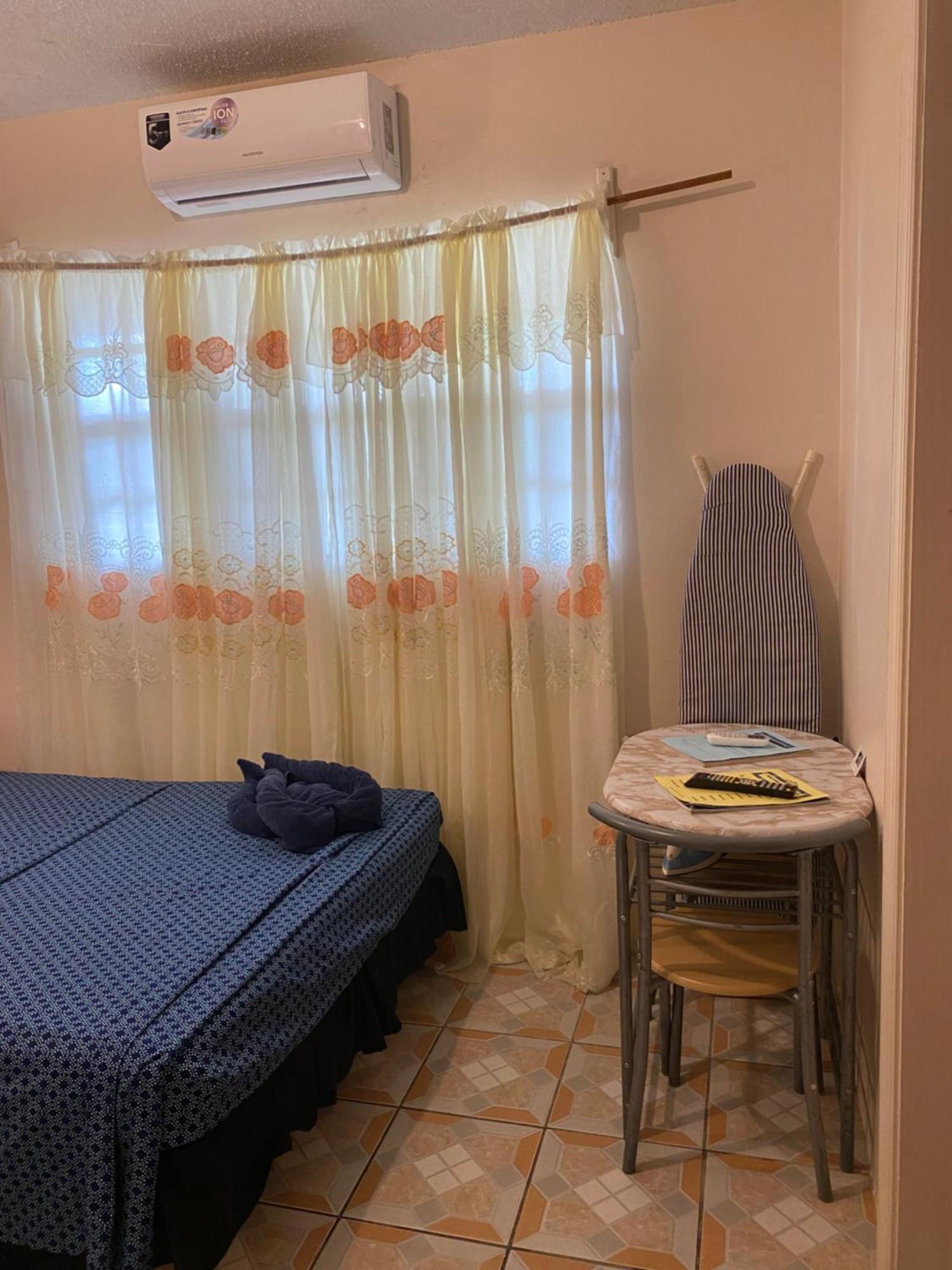 Beverley'S Guest House, Nevis Exterior foto
